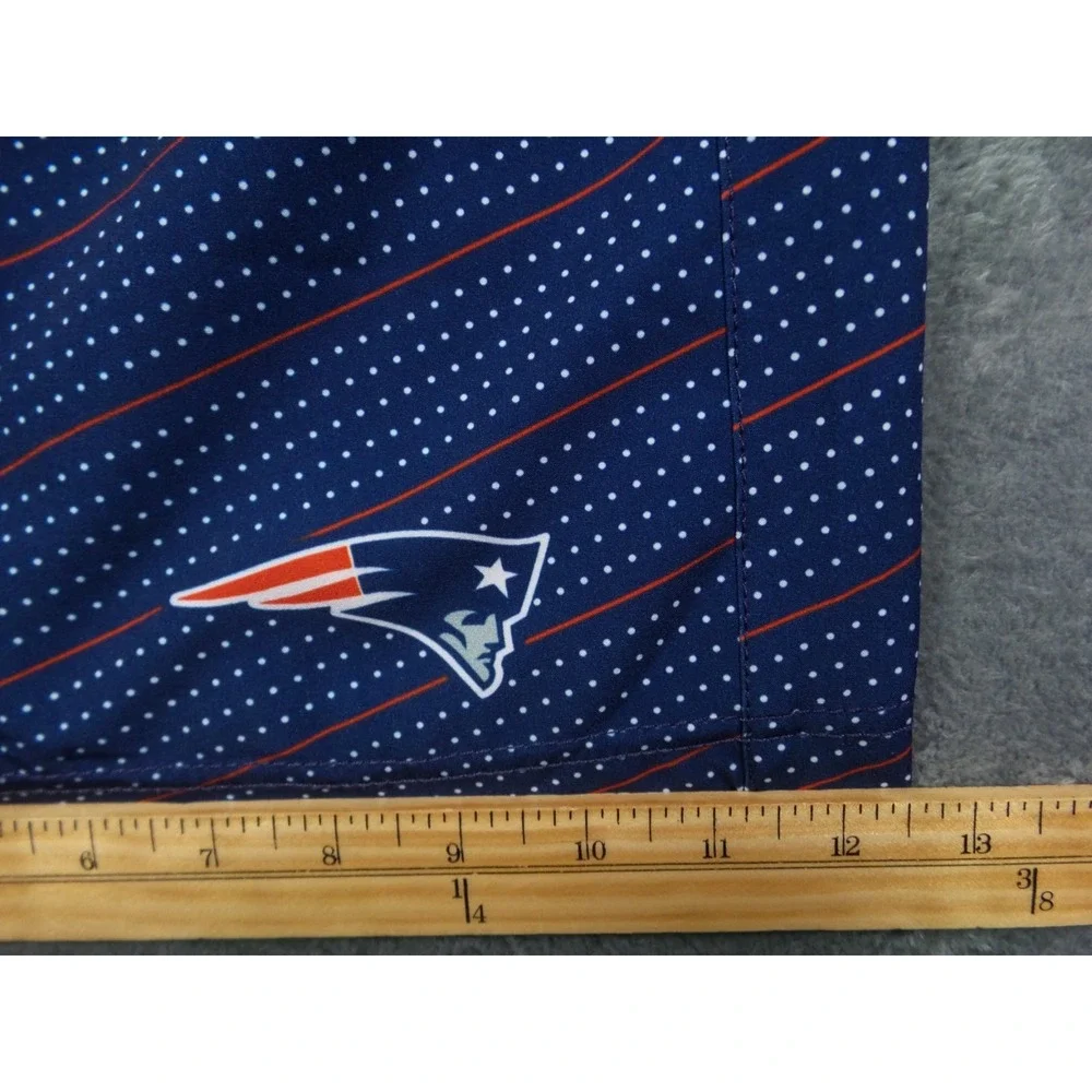 New England Patriots Shorts Mens Size 38 Blue Striped NFL Team Apparel Stretch